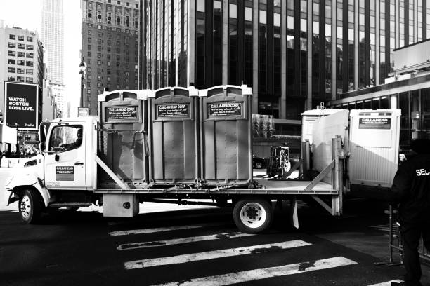 Portable Toilet Options We Offer in Blue Jay, OH